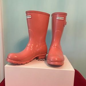 Hunter Boots short, in Pinkish color!  US size 6 EU 37